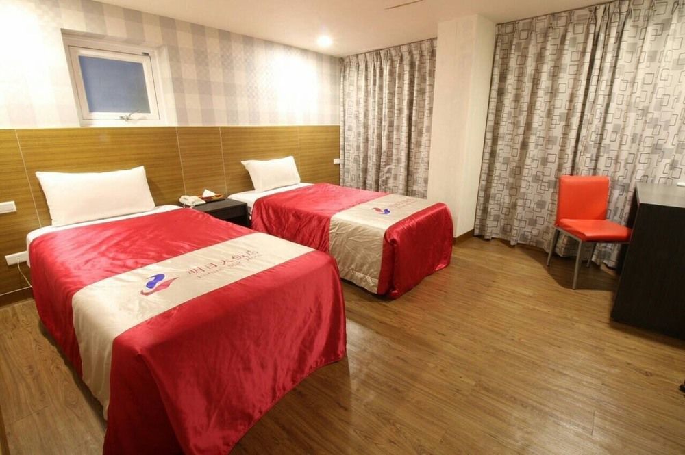 Tomorrow Hotel Taipei Esterno foto