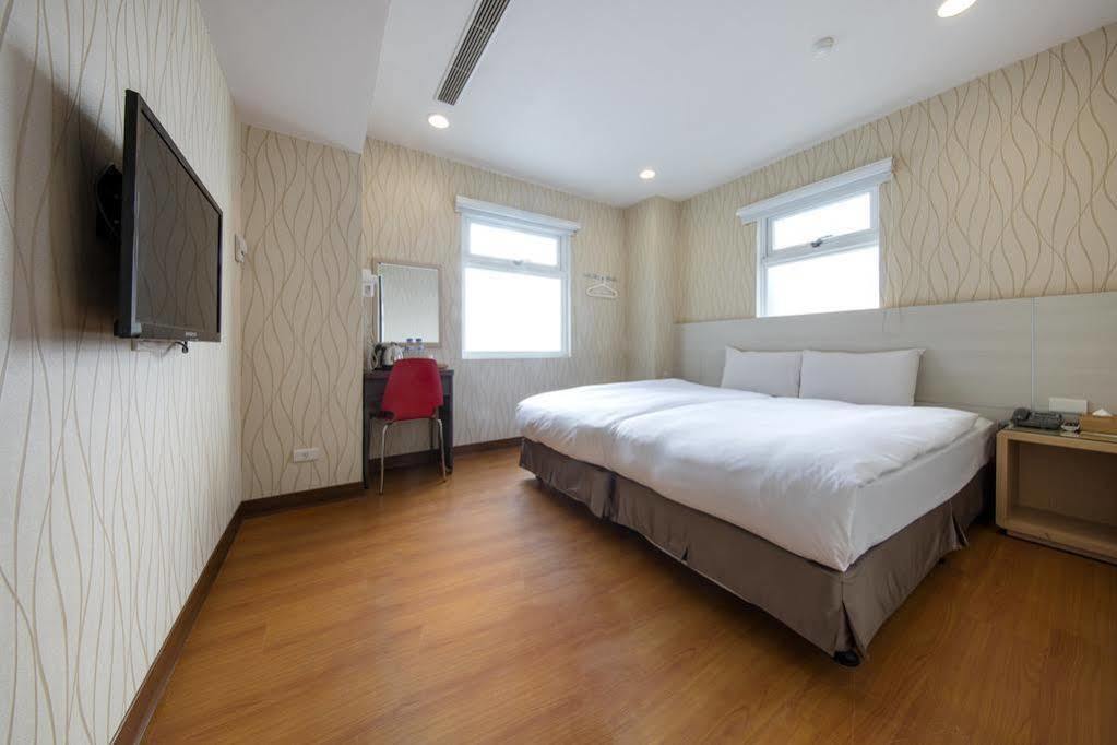 Tomorrow Hotel Taipei Esterno foto